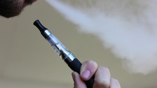 E-cigarettes with nicotine cause blood clotting, increased blood pressure: Study(Unsplash) E-cigarettes with nicotine cause blood clotting, increased blood pressure: Study(Unsplash)