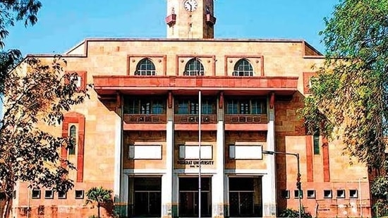 NITI Aayog, Gujarat University sign SoI to promote cooperation in agriculture (https://twitter.com/RajivKumar1)