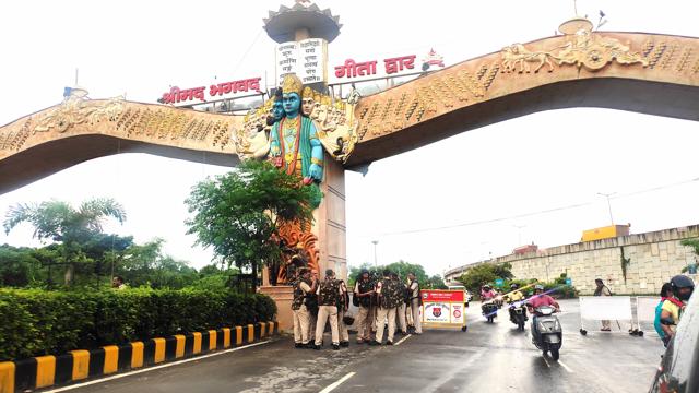 Movement of traffic on NH-44 remained normal in the morning. (HT Photo) Movement of traffic on NH-44 remained normal in the morning. (HT Photo)