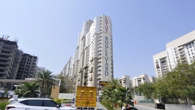 A fight between residents and security guards broke out in Lotus Boulevard high-rise society in Sector 100, Noida ( Sunil Ghosh / Hindustan Times/For Representative Purposes Only) A fight between residents and security guards broke out in Lotus Boulevard high-rise society in Sector 100, Noida ( Sunil Ghosh / Hindustan Times/For Representative Purposes Only)