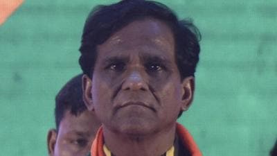 BJP minister Raosaheb Danve asked the state and railway officials to resolve concerns of people who will be rehabilitated for the Mumbai to Ahmedabad bullet train project. (HT Photo) BJP minister Raosaheb Danve asked the state and railway officials to resolve concerns of people who will be rehabilitated for the Mumbai to Ahmedabad bullet train project. (HT Photo)