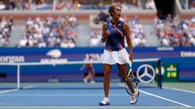 Leylah Fernandez of Canada reacts after winning a point against Elina Svitolina of Ukraine (USA TODAY Sports)