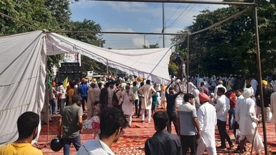 Tents come up near the mini secretariat in Karnal. (HT Photo) Tents come up near the mini secretariat in Karnal. (HT Photo)