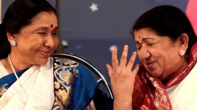 Sisters and singers Asha Bhosle and Lata Mangeshkar. (Vidya-Subramanian/HT Photo) Sisters and singers Asha Bhosle and Lata Mangeshkar. (Vidya-Subramanian/HT Photo)