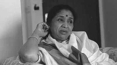 Asha Bhosle’s marriage to Ganpatrao Bhosle ended in 1960. (Subhendu Ghosh/HT Photo) Asha Bhosle’s marriage to Ganpatrao Bhosle ended in 1960. (Subhendu Ghosh/HT Photo)