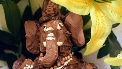 Ganpati made of chocolate are becoming quite popular these days. At the time of visarjan, it can be distributed to poor and needy. (Instagram/ranju_siva) Ganpati made of chocolate are becoming quite popular these days. At the time of visarjan, it can be distributed to poor and needy. (Instagram/ranju_siva)