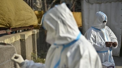 In total numbers, in just the first seven months of 2021, the city saw 16,318 deaths registered – more than the city did in any calendar year since 2015. (Biplov Bhuyan / HT Photo. Representative image) In total numbers, in just the first seven months of 2021, the city saw 16,318 deaths registered – more than the city did in any calendar year since 2015. (Biplov Bhuyan / HT Photo. Representative image)