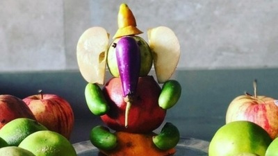 Who would have thought fruits could be used to make such amazing idol. Ganpati Bappa made of Apples, oranges, guava, pears would help save our environment. (Instagram/vinuthasuresh) Who would have thought fruits could be used to make such amazing idol. Ganpati Bappa made of Apples, oranges, guava, pears would help save our environment. (Instagram/vinuthasuresh)