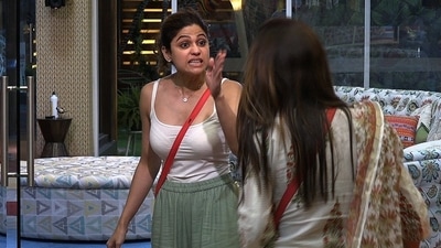 Shamita Shetty and Divya Agarwal got into a fight. Shamita Shetty and Divya Agarwal got into a fight.