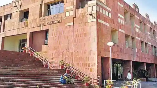 The university reopened in a phased manner on Monday for PhD research scholars, PhD (PWD) and 9B students who are to submit their papers by December 31 this year.(HT file photo) The university reopened in a phased manner on Monday for PhD research scholars, PhD (PWD) and 9B students who are to submit their papers by December 31 this year.(HT file photo)