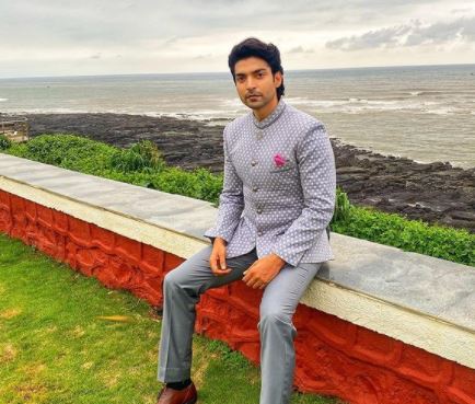 Gurmeet Choudhary says a ‘big’ filmmaker approached him for a film but he couldn't understand it. Gurmeet Choudhary says a ‘big’ filmmaker approached him for a film but he couldn't understand it. 