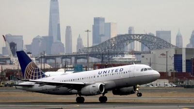 A United Airlines passenger jet takes off at Newark Liberty International Airport, New Jersey. (Reuters File Photo)