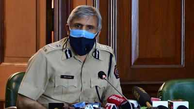 Maharashtra DGP said cops are usually given long, stressful duty a day before their weekly off for maximum utilisation of the available manpower. But this leaves an adverse impact on their mental and physical health. (HT PHOTO)