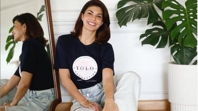 Jacqueline Fernandez' headstand by poolside inspires us to work on washboard abs (File Photo) Jacqueline Fernandez' headstand by poolside inspires us to work on washboard abs (File Photo)