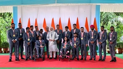 Prime Minister Narendra Modi meets Indian contingent of the 2020 Summer Paralympics, in New Delhi. (PTI) Prime Minister Narendra Modi meets Indian contingent of the 2020 Summer Paralympics, in New Delhi. (PTI)