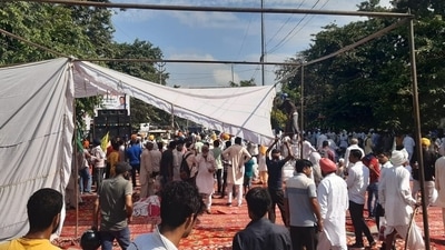 Tents come up near the mini secretariat in Karnal. (HT Photo) Tents come up near the mini secretariat in Karnal. (HT Photo)