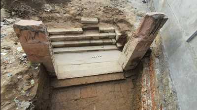 Gupta period stairs, pillars found in Etah