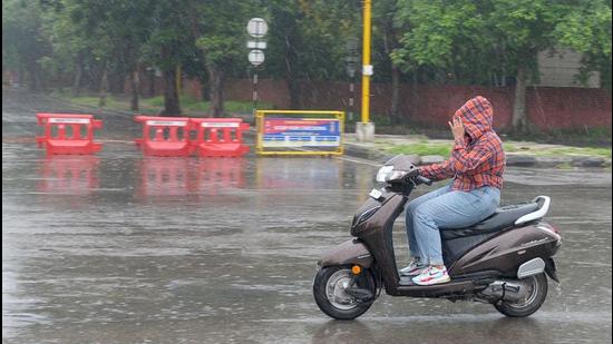 This year, since the onset of monsoon in June, 456.9mm rain has been recorded against a normal of 756.1mm – a shortfall of 40%. (HT Photo) This year, since the onset of monsoon in June, 456.9mm rain has been recorded against a normal of 756.1mm – a shortfall of 40%. (HT Photo)
