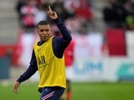 PSG's Mbappe (in frame) expected to be fit for Clermont, Messi and Neymar out