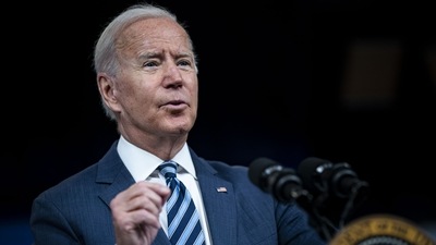 US President Joe Biden's plan will require employees at companies with 100 or more workers to be either get vaccinated or get tested weekly. (Bloomberg) US President Joe Biden's plan will require employees at companies with 100 or more workers to be either get vaccinated or get tested weekly. (Bloomberg)