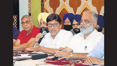 It has been seen that the LIT has cancelled auctions even the bids were 30% higher as compared to the reserve price of the plots or shops-cum-offices on grounds that the trust could earn more revenue, say SAD leaders. (Harsimar Pal Singh/HT) It has been seen that the LIT has cancelled auctions even the bids were 30% higher as compared to the reserve price of the plots or shops-cum-offices on grounds that the trust could earn more revenue, say SAD leaders. (Harsimar Pal Singh/HT)