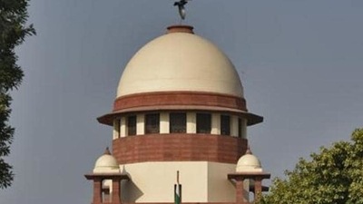 The Court also took objection to the manner in which the Division Bench scrutinized the award.
