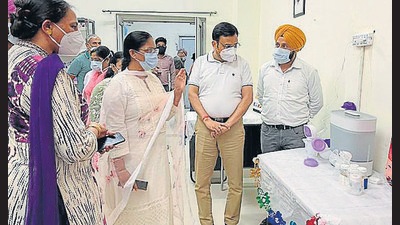 Experts swear by the importance of breast milk for newborns. However, it is not always possible for neonates to access it due to a variety of factors, which is why a breast milk bank, the first of its kind in Punjab, was set up at the Ludhiana civil hospital. (HT Photo)