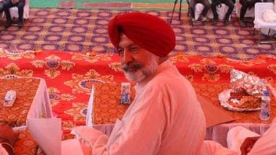 Punjab health and family welfare minister Balbir SinghSidhu also handed over a cheque for  ₹10 lakh from his discretionary quota for repairing the bathrooms at the ITI for girls in Mohali. (HT FILE PHOTO)