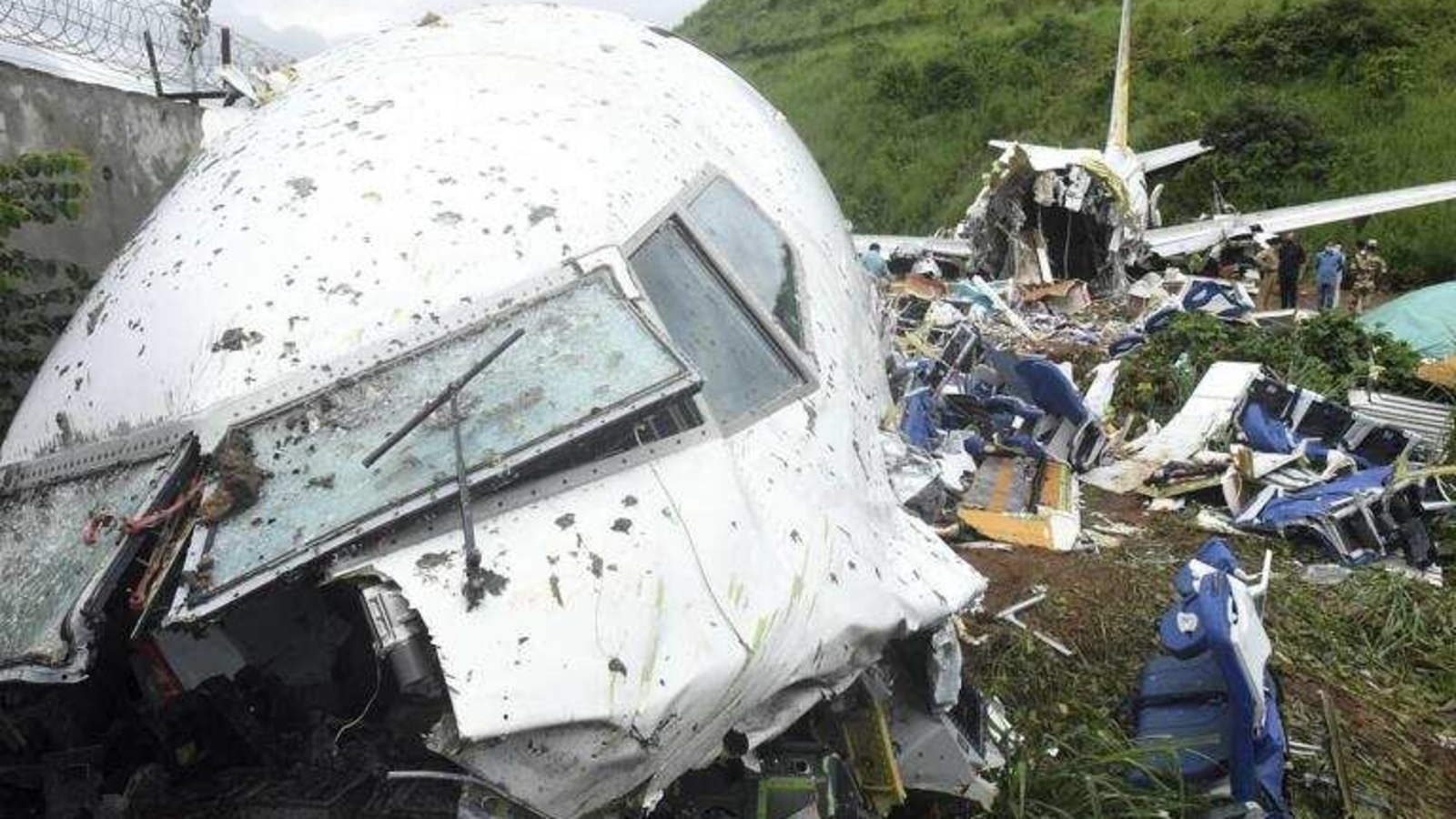 Pilots Violation Of Sops Caused Kozhikode Crash Probe Report Latest News India Hindustan Times 