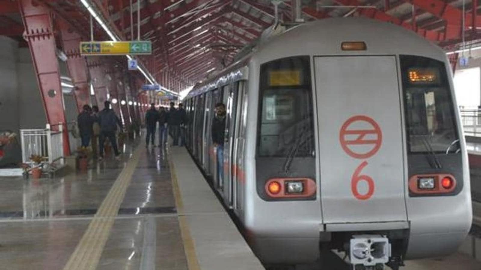 Delhi Metro's Red Line section faces technical issues, services delayed ...