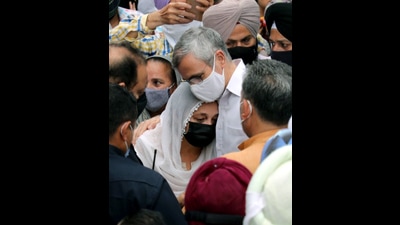Former J&K CM Omar Abdullah consoling the family of senior NC leader TS Wazir in Jammu on Saturday. (ANI) Former J&K CM Omar Abdullah consoling the family of senior NC leader TS Wazir in Jammu on Saturday. (ANI)