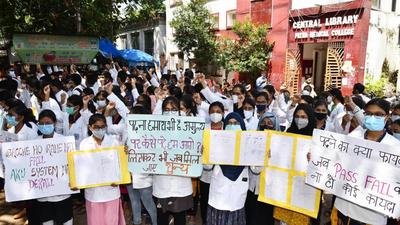 The agitating students, who staged a protest near the principal’s office, forced closure of the OPD by 10.30 am, two hours after the services began on Saturday. (Santosh Kumar/HT Photo) The agitating students, who staged a protest near the principal’s office, forced closure of the OPD by 10.30 am, two hours after the services began on Saturday. (Santosh Kumar/HT Photo)