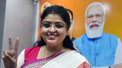 BJP's Priyanka Tibrewal flashes victory sign after the announcement of her name as the party candidate for Bhabanipur Assembly constituency, at state BJP headquarters, in Kolkata on Friday. (PTI) BJP's Priyanka Tibrewal flashes victory sign after the announcement of her name as the party candidate for Bhabanipur Assembly constituency, at state BJP headquarters, in Kolkata on Friday. (PTI)
