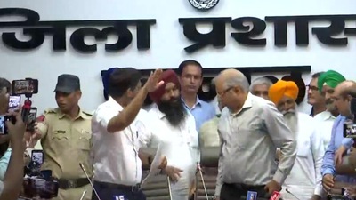 Farmers and officials at joint press briefing (ANI)