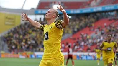 Erling Haaland of Dortmund celebrates scoring his team's fourth goal (Getty) Erling Haaland of Dortmund celebrates scoring his team's fourth goal (Getty)