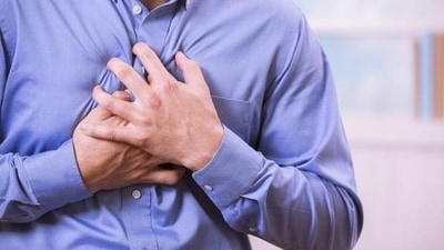 Heart-related ailments among the young crowd have become a concern for health experts. A lot of today's youth are driven towards drugs and alcohol to cope with stress. Here are a few warning signs of heart diseases you need to look out for and visit the doctor whenever you notice any. (Getty Images/iStockphoto) Heart-related ailments among the young crowd have become a concern for health experts. A lot of today's youth are driven towards drugs and alcohol to cope with stress. Here are a few warning signs of heart diseases you need to look out for and visit the doctor whenever you notice any. (Getty Images/iStockphoto)