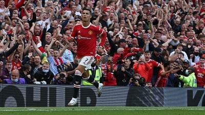 Cristiano Ronaldo of Manchester United celebrates scoring their second goal.&nbsp; (Getty)