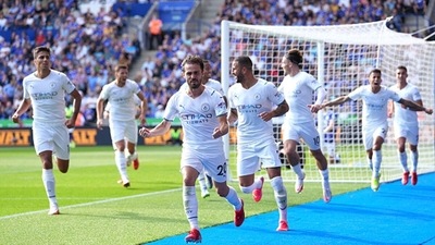 Bernardo Silva celebrates after scoring Manchester City's fist goal of the match. (Getty) Bernardo Silva celebrates after scoring Manchester City's fist goal of the match. (Getty)