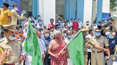 Union minister for finance and corporate affairs Nirmala Sitharaman flags off the Azadi Ka Amrit Mahotsav and Mahakavi Anniversary Video Van Campaign in presence of Union minister of state in the fisheries, animal husbandry, and dairying Dr.L.Murugan in Ettayapuram on Sunday. (Twitter) Union minister for finance and corporate affairs Nirmala Sitharaman flags off the Azadi Ka Amrit Mahotsav and Mahakavi Anniversary Video Van Campaign in presence of Union minister of state in the fisheries, animal husbandry, and dairying Dr.L.Murugan in Ettayapuram on Sunday. (Twitter)