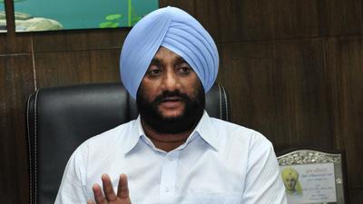 Kulwant Singh had formed Azad Group after parting ways with the Shiromani Akali Dal ahead of the municipal elections in Mohali earlier this year. Kulwant Singh had formed Azad Group after parting ways with the Shiromani Akali Dal ahead of the municipal elections in Mohali earlier this year.