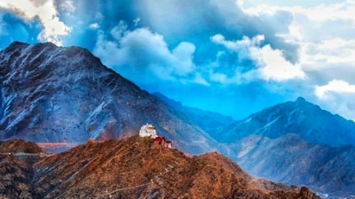 Namgyal Tsemo Gompa: The Shanti Stupa in Leh is a very famous tourist attraction. If you are looking for some serenity then go to the Namgyal Tsemo Gompa instead. It is just behind the Palace of Leh. (Instagram/@snapezzy)