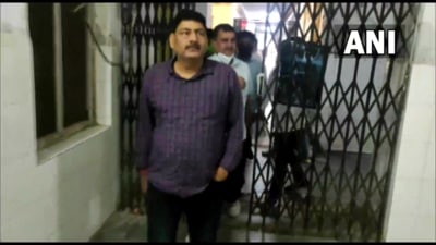 Suspended RPS officer Hira Lal Saini was brought to JLN Medical College in Ajmer for medical examination. (ANI) Suspended RPS officer Hira Lal Saini was brought to JLN Medical College in Ajmer for medical examination. (ANI)