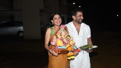 Eijaz Khan and Pavitra Punia during Ganpati Visarjan. Eijaz Khan and Pavitra Punia during Ganpati Visarjan.