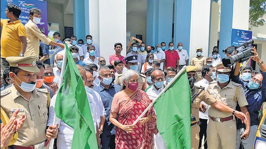 Union minister for finance and corporate affairs Nirmala Sitharaman flags off the Azadi Ka Amrit Mahotsav and Mahakavi Anniversary Video Van Campaign in presence of Union minister of state in the fisheries, animal husbandry, and dairying Dr.L.Murugan in Ettayapuram on Sunday. (Twitter) Union minister for finance and corporate affairs Nirmala Sitharaman flags off the Azadi Ka Amrit Mahotsav and Mahakavi Anniversary Video Van Campaign in presence of Union minister of state in the fisheries, animal husbandry, and dairying Dr.L.Murugan in Ettayapuram on Sunday. (Twitter)