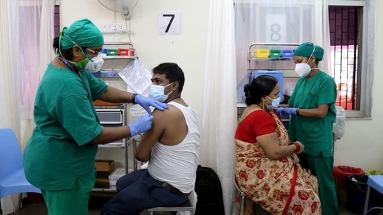 Covid-19: The Greater Chennai Corporation said that it has set up over a thousand ‘special camps’ across the capital city for the vaccination drive, which includes one ‘static’ camp and two ‘mobile’ camps for each of the 200 wards in Chennai. (Representational Image / REUTERS FILE)