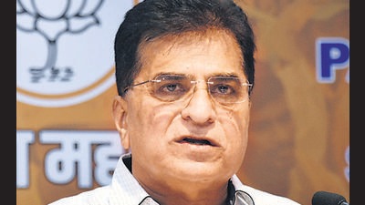 Kirit Somaiya on Monday levelled the graft allegations to the tune of ₹127 crore against MVA minister Hasan Mushrif. (Hindustan Times) Kirit Somaiya on Monday levelled the graft allegations to the tune of ₹127 crore against MVA minister Hasan Mushrif. (Hindustan Times)