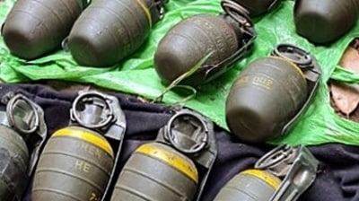 The grenades were handed over to the Central Reserve Police forces Bomb Disposal squad and state police for disposal adhering to safety protocols and SOP. (HT File)