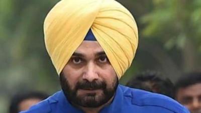 Cheema questioned if Sidhu could not come up with any concrete promise or policy from the ruling Congress government led by Capt Amarinder Singh in his meeting with the farmers, then what did he do there. (HT photo)