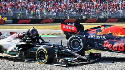 Mercedes' Lewis Hamilton after crashing out of the race with Red Bull's Max Verstappen REUTERS/Jennifer Lorenzini/File photo (REUTERS)