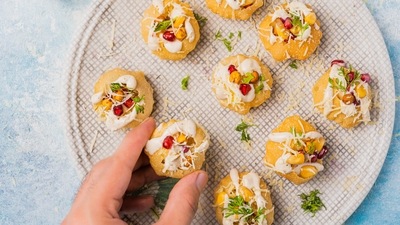 If street food is your first love, try this recipe of Namkeen Gol Gappa (Del Monte) If street food is your first love, try this recipe of Namkeen Gol Gappa (Del Monte)
